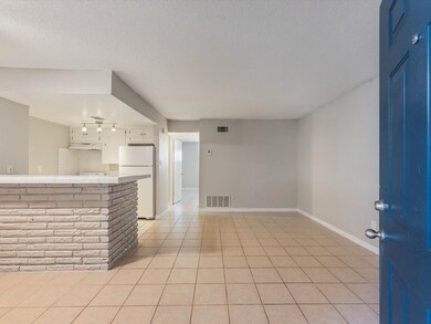 935 Byrne St unit 2, Houston, TX 77009 - photo 3