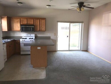 20667 Honeysuckle Ln, Bend, OR 97702 - photo 7