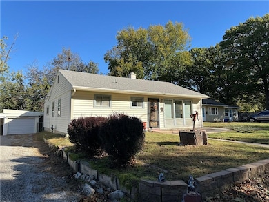 2015 Barkley Ln, Saint Joseph, MO 64501 - photo 3