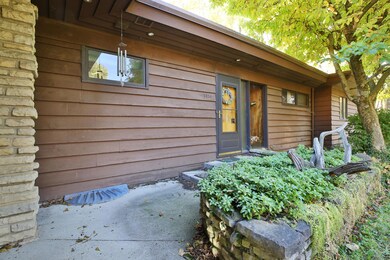 5926 Beechview Dr E, Worthington, OH 43085 - photo 3