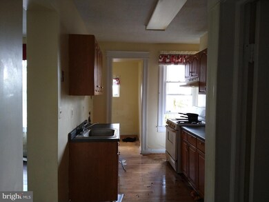 3933 W Mulberry St, Baltimore, MD 21229 - photo 5