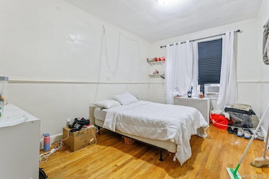 34-29 58th St, Flushing, NY 11377 - photo 5