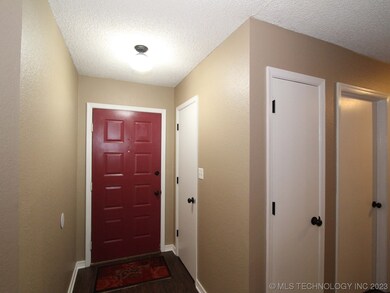 13887 S Poplar Place, Glenpool, OK 74033 - photo 4