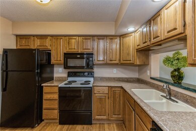 941 Grand Avenue Ct, Marion, IA 52302 - photo 6