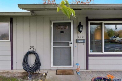 920 S 4th St, Independence, OR 97351 - photo 5