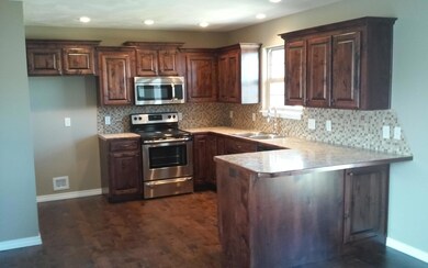 kitchen with backsplash