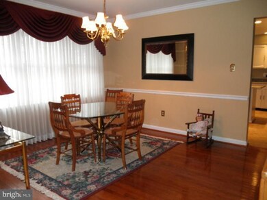 13367 Meadowsweet Dr, Fairfax, VA 22033 - photo 5