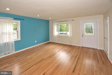 54 W Taylor Run Pkwy, Alexandria, VA 22314 - photo 4