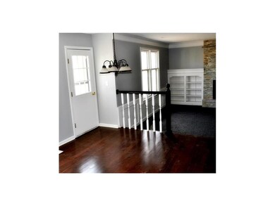 Eat-in area overlooks Family room
