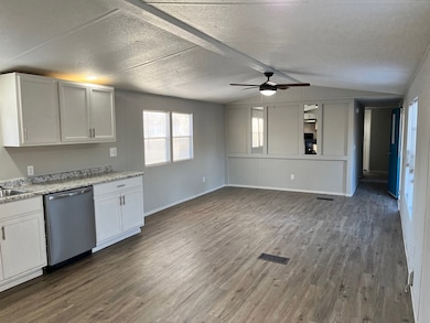 1074 W Union Rd, Carriere, MS 39426 - photo 3