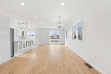 383 Franklin Ave, Hewlett, NY 11557 - photo 4