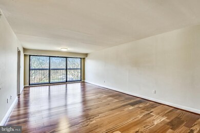 Treebrooke unit 310, Oakton, VA 22124 - photo 6