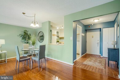 Lakeside Plaza Condominium unit 815, Baileys Crossroads, VA 22041 - photo 7