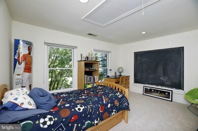 10328 Windsor View Dr, Potomac, MD 20854 - photo 7