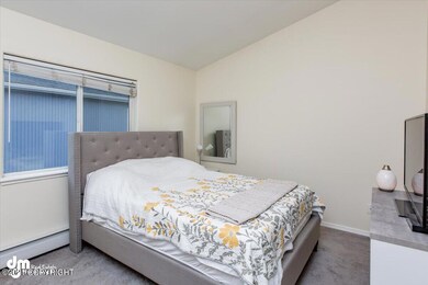 12-Master Bedroom MS_6369