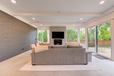 303 Isolde Dr, Houston, TX 77024 - photo 4