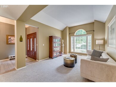 Living Room/Entrance