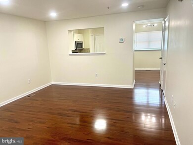 723 W Cherry Blossom Way, Baltimore, MD 21201 - photo 2