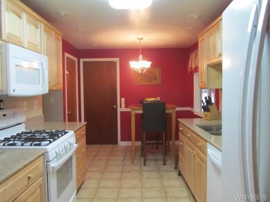 776 Westbrook Dr, North Tonawanda, NY 14120 - photo 5