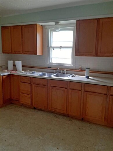 209 Center St, Argyle, WI 53504 - photo 6