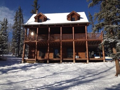 Front view showing lower and upper decks.