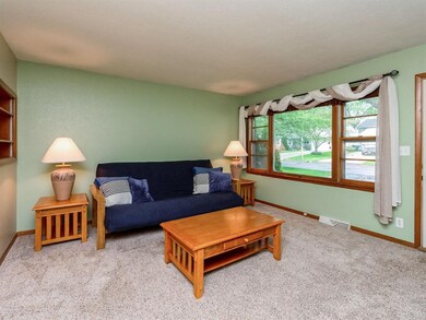 Great windows and natural light .