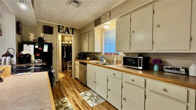 301 W Decherd, West side of Duplex