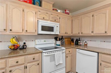 2005 Bald Cypress, Weslaco, TX 78596 - photo 6