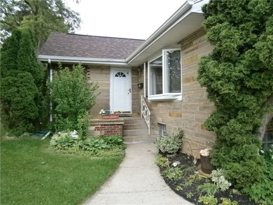 279 Drake Dr, North Tonawanda, NY 14120 - photo 2