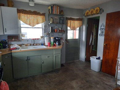 322 S 8th Ave, Beech Grove, IN 46107 - photo 4