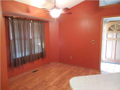 Eat in dining area in kitchen
