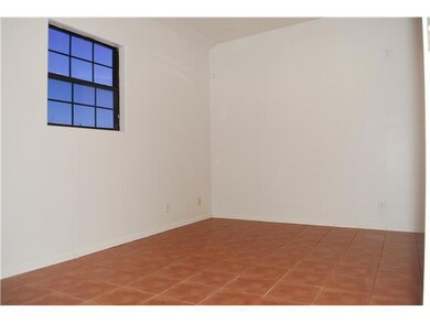 565 Riverdale St, El Paso, TX 79907 - photo 5