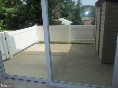 15034 Haslemere Ct, Silver Spring, MD 20906 - photo 4