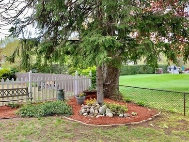 31 Greenock St, Feeding Hills, MA 01030 - photo 5