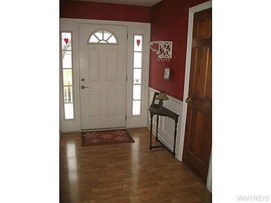 Foyer. Welcoming foyer with Pergo flooring.