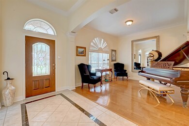 200 Falcon Lake Cir, Friendswood, TX 77546 - photo 4