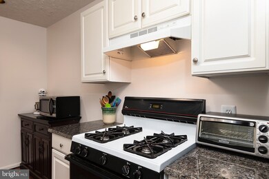 562 Kennington Rd, Reisterstown, MD 21136 - photo 4