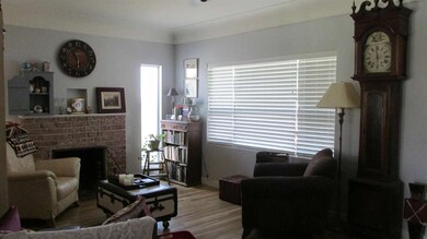 LIVING RM