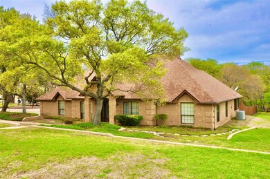 1913 Forest Glen Ln, Weatherford, TX 76087 - photo 4