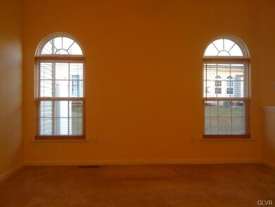 5540 Stonecroft Ln, Allentown, PA 18106 - photo 3