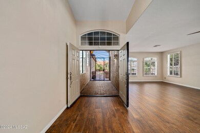Entry/Living Room