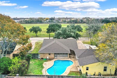 2325 Westpark Dr, Alvin, TX 77511 - photo 2
