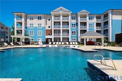 10526 Stony Bluff Dr unit 302, Ashland, VA 23005 - photo 2