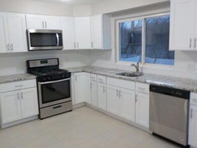 7 Ludwig Ln unit C, Staten Island, NY 10303 - photo 6
