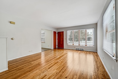 unlisted-address, Clarendon Hills, IL 60514 - photo 4