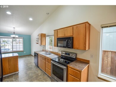 280 W 13th St, Lafayette, OR 97127 - photo 3