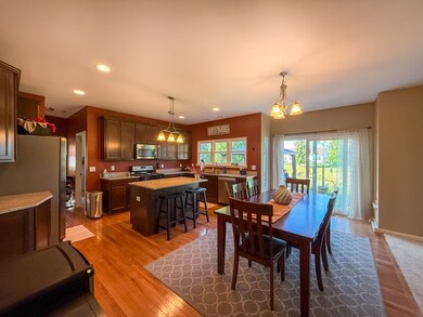 445 E Becker Place, Sycamore, IL 60178 - photo 7