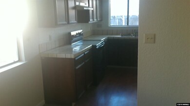 605 Sheffield Ct, Sparks, NV 89431 - photo 2