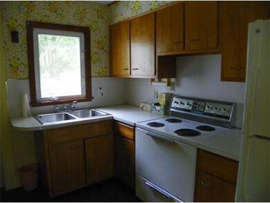 633 Amostown Rd, West Springfield, MA 01089 - photo 6