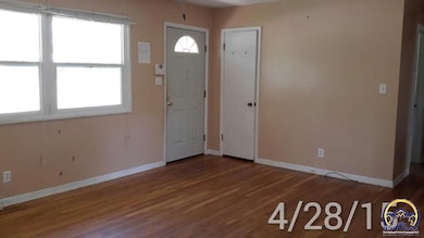 1301 SW 32nd St, Topeka, KS 66611 - photo 3